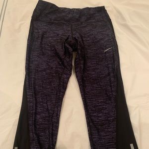 Nike cropped run tights small